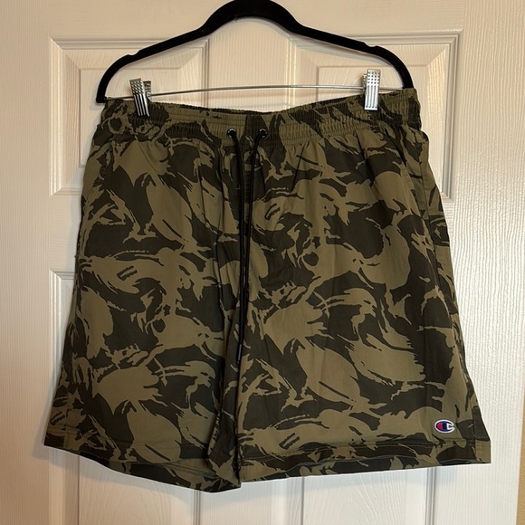 Champion men’s green and black camo 8” inseam athletic shorts size large - Picture 1 of 10